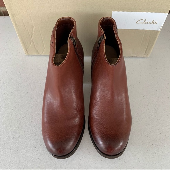Clarks Brown Leather Ankle Booties with Western Flair - Picture 3 of 8
